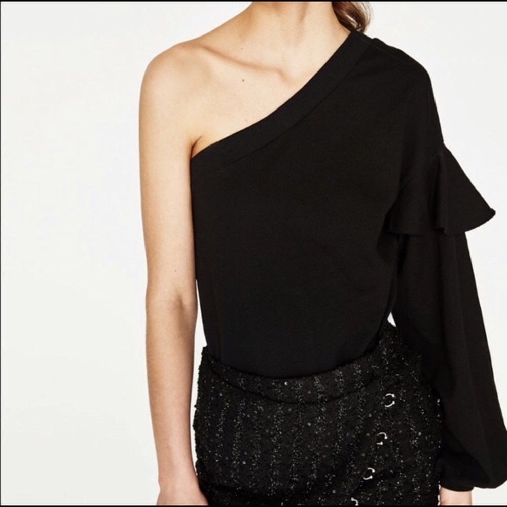 Zara one shoulder sweater!